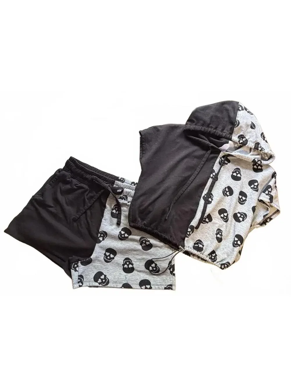 OUTFIT 2 PIECE Two-Tone Skull Print Hooded Crop Top and Shorts Set SIZE MED 7 9
